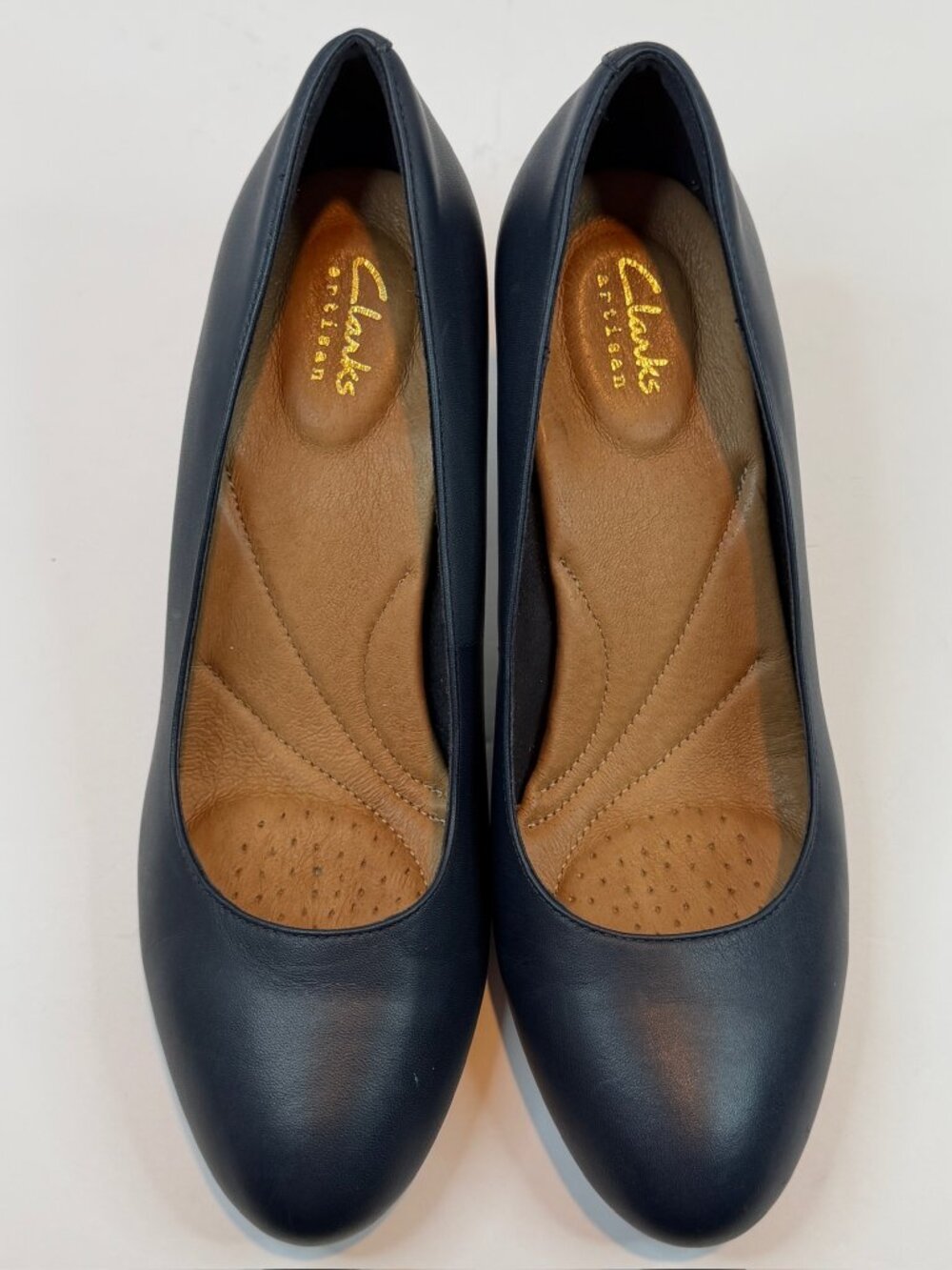 Clarks Navy Blue Classic Pump Heels Size 8 M Leather Comfort Shoes